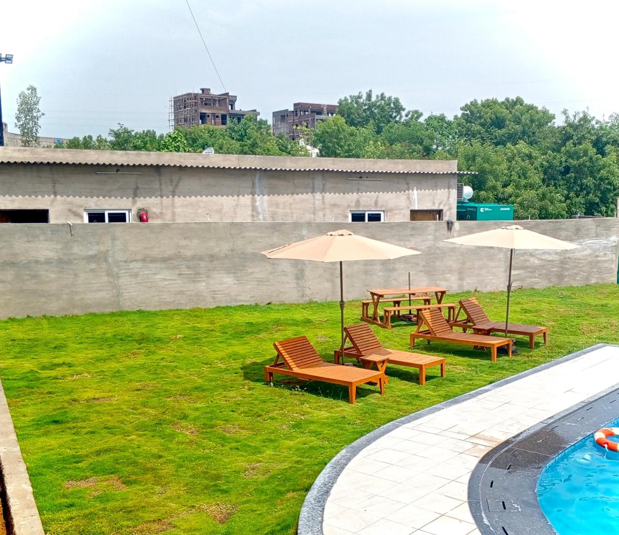 Hotel The Scenic Unity Garudeshwar Zewnętrze zdjęcie